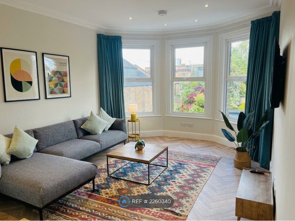 Property photo 1 of 7 Lounge