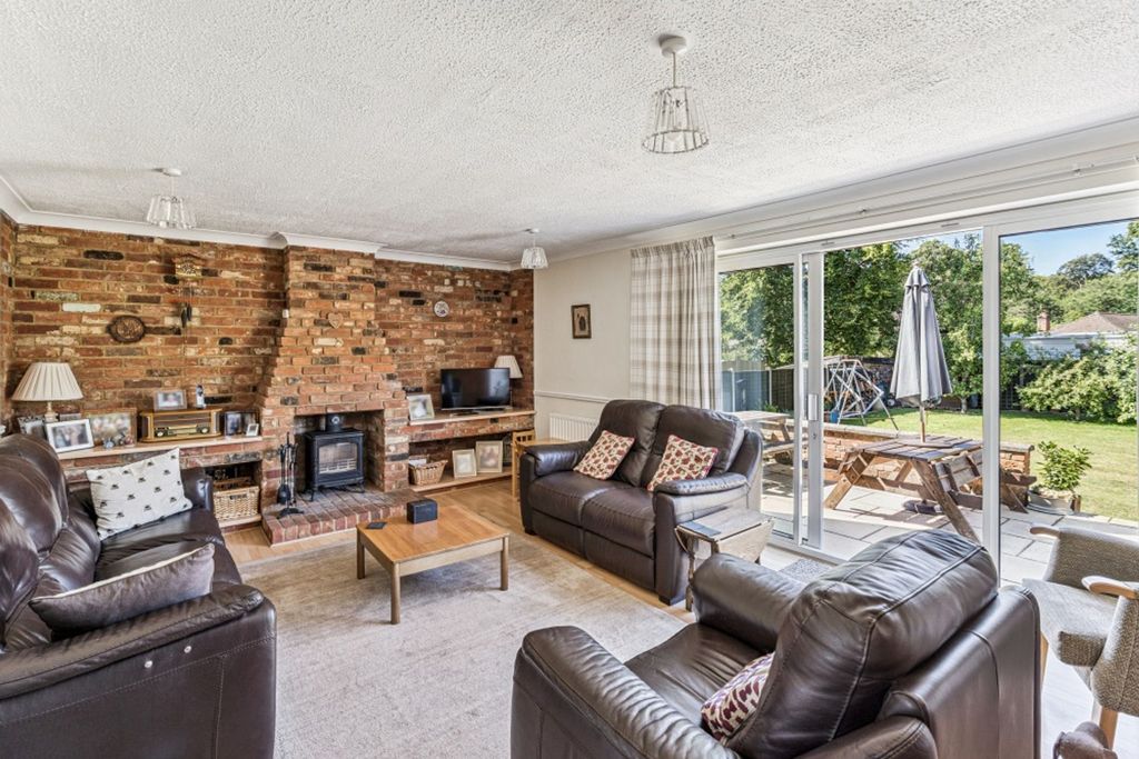 Property photo 2 of 17