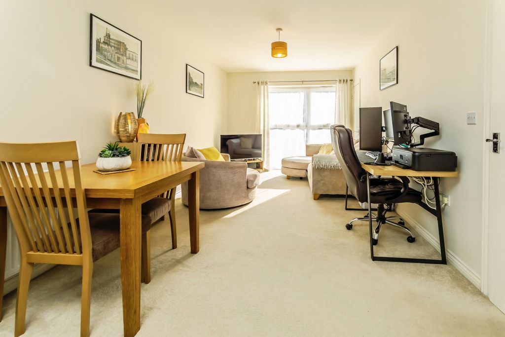 Property photo 3 of 9