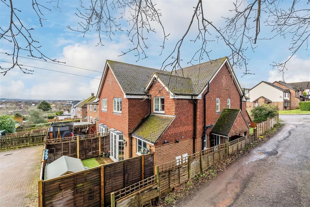 Property photo 1 of 10 3-Hillrise-Cottages-21.Jpg