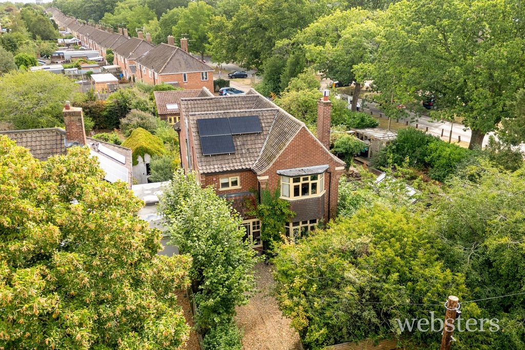 Property photo 1 of 37