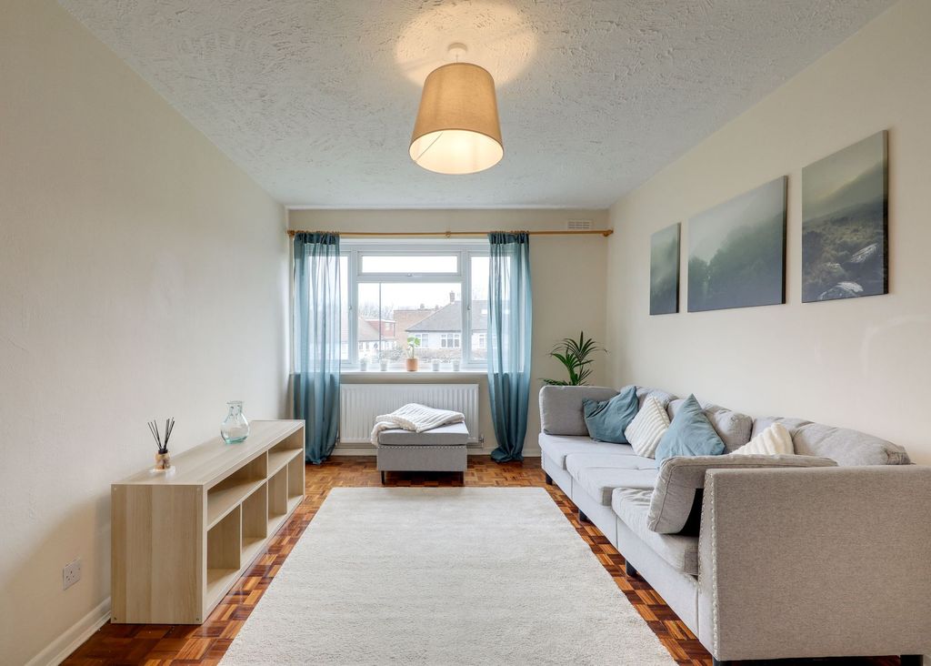 Property photo 2 of 9