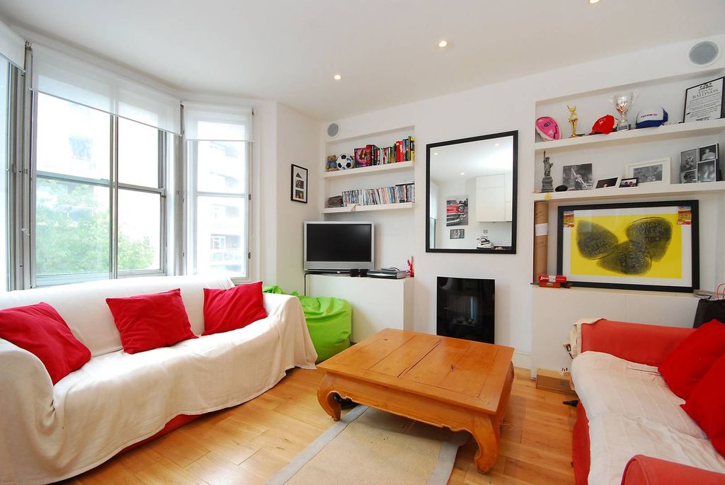 Property photo 2 of 11