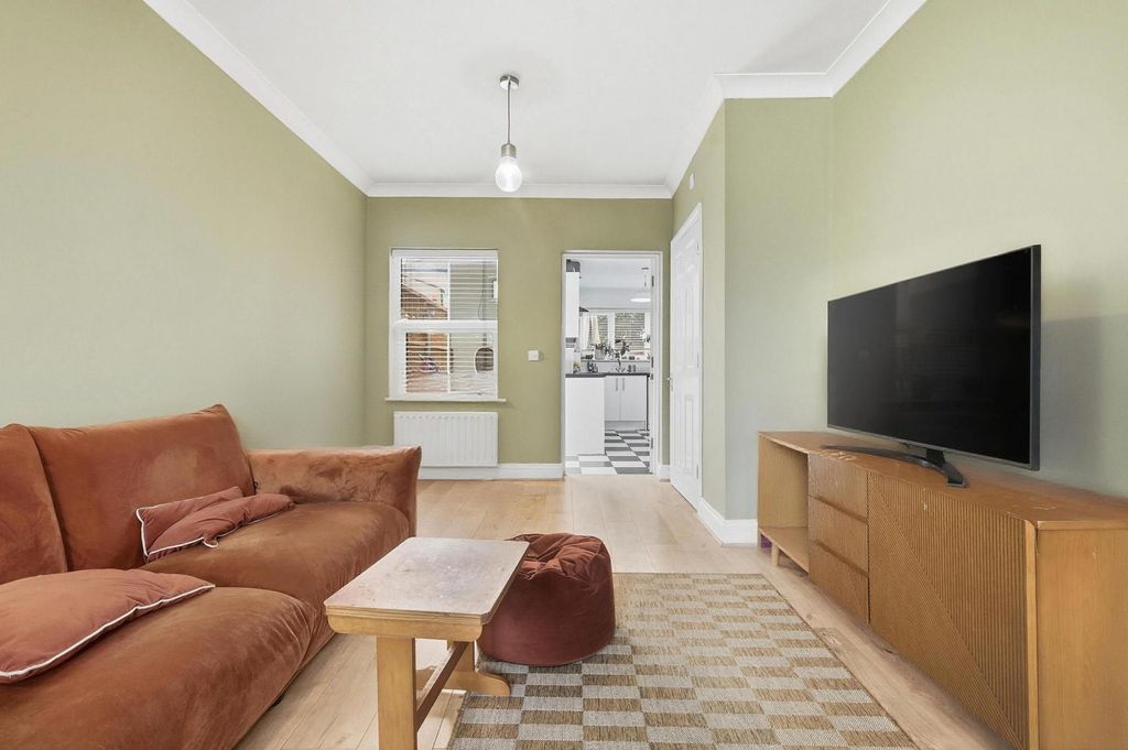 Property photo 3 of 17