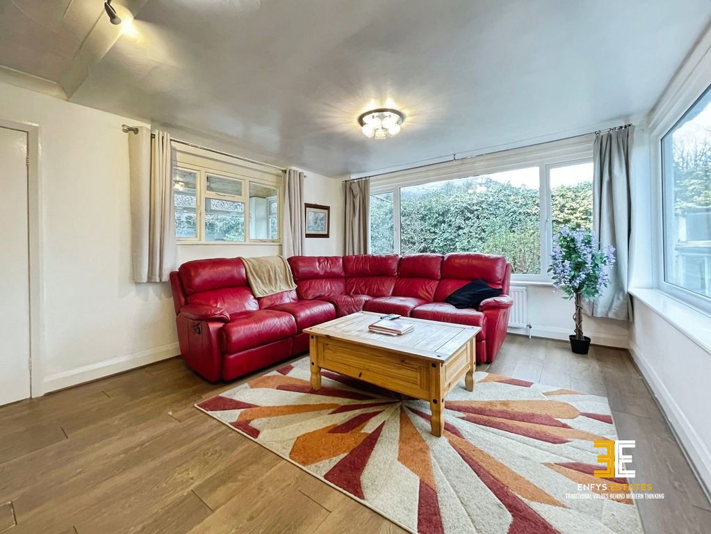 Property photo 3 of 40