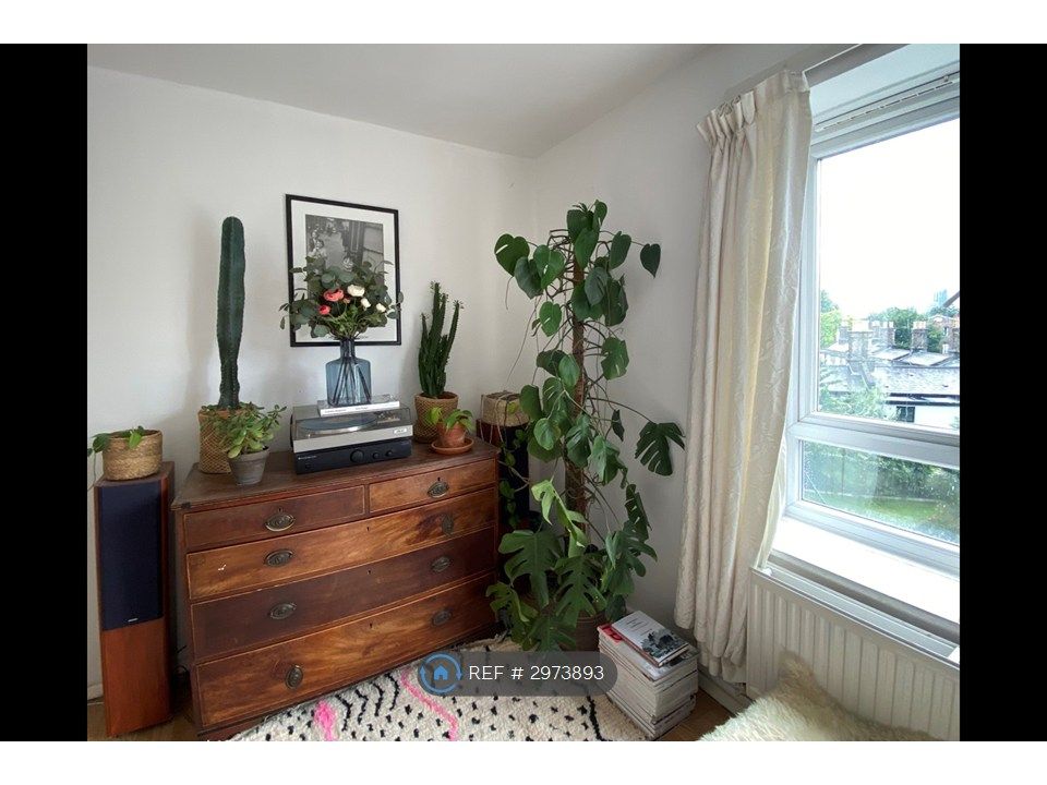Property photo 2 of 6 Sitting Room