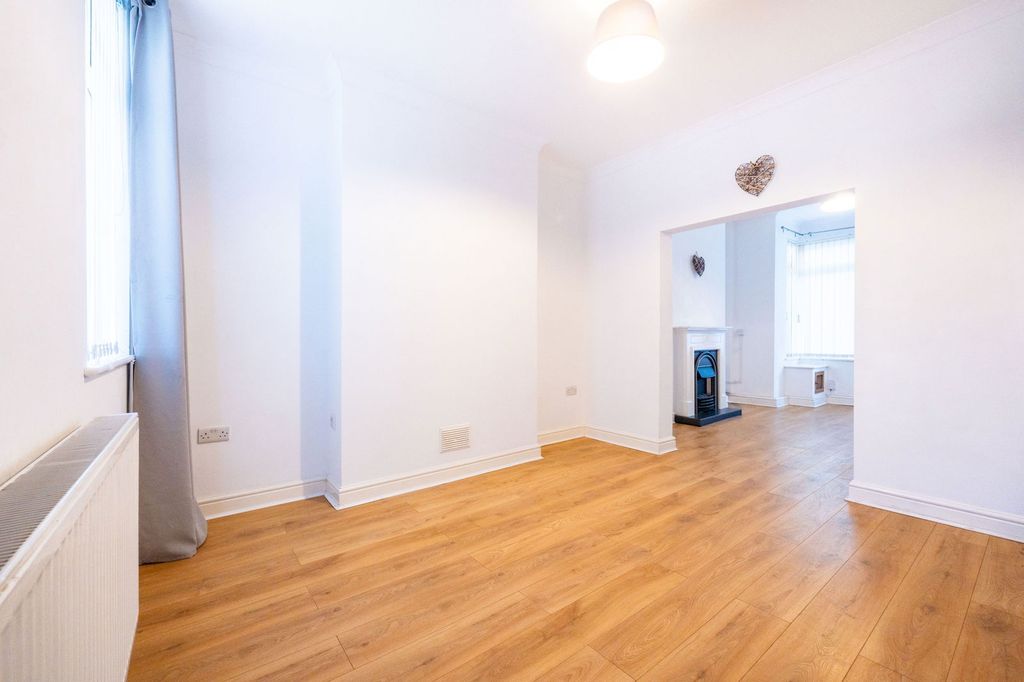Property photo 3 of 25