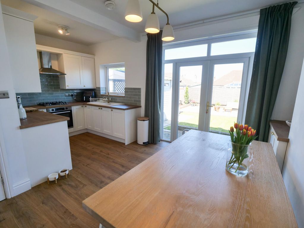 Property photo 3 of 13 Dining Area