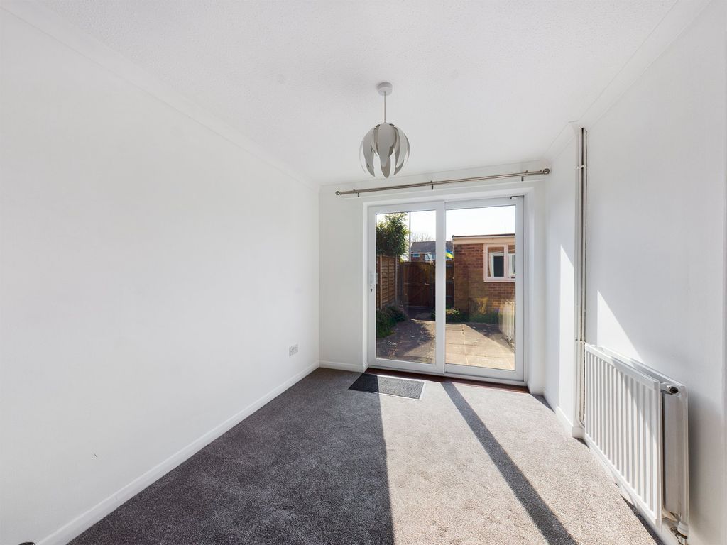 Property photo 3 of 10 Dining Room