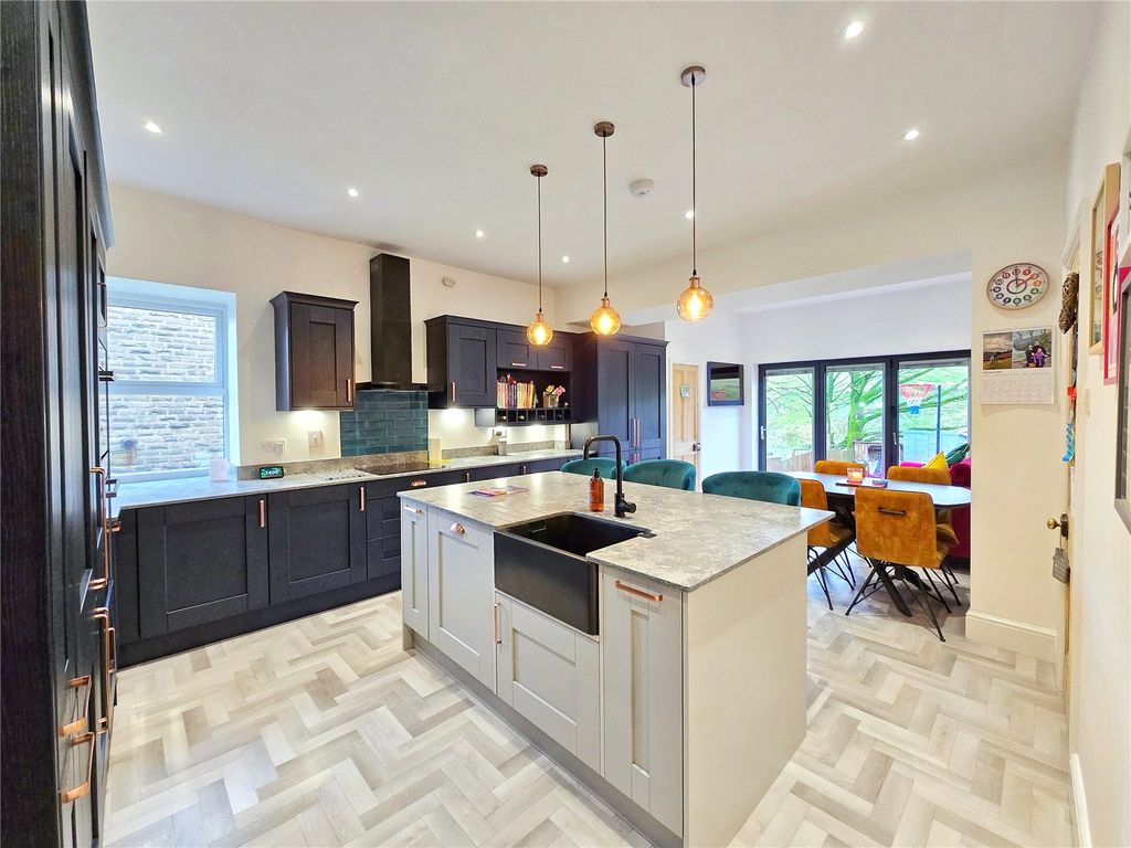 Property photo 1 of 30 Quality Kitchen