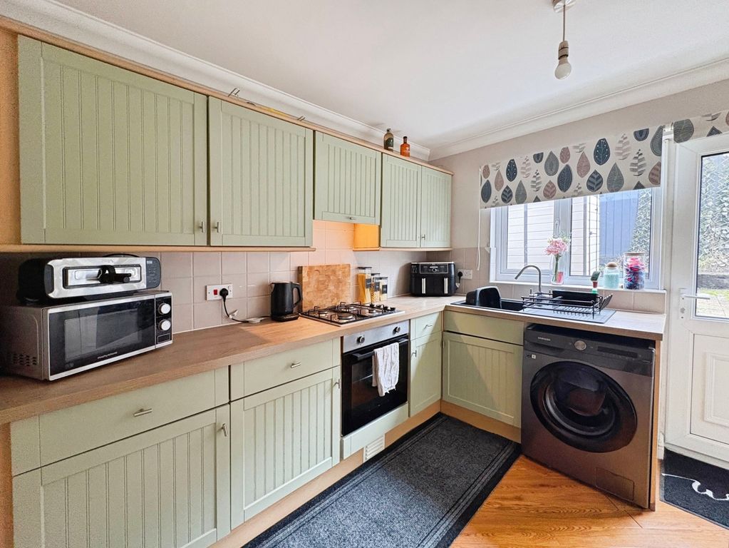 Property photo 2 of 15 Kitchen