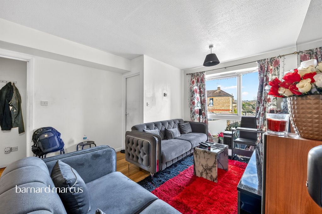 Property photo 3 of 9