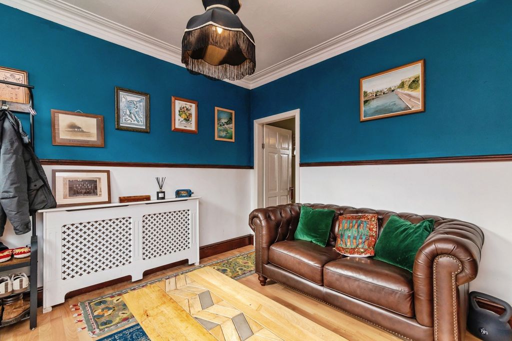 Property photo 3 of 18 Pbox-Img.Jpg