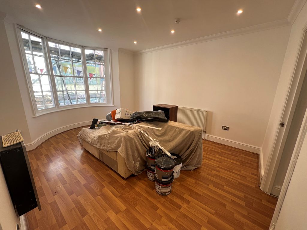 Property photo 3 of 6 Living Room