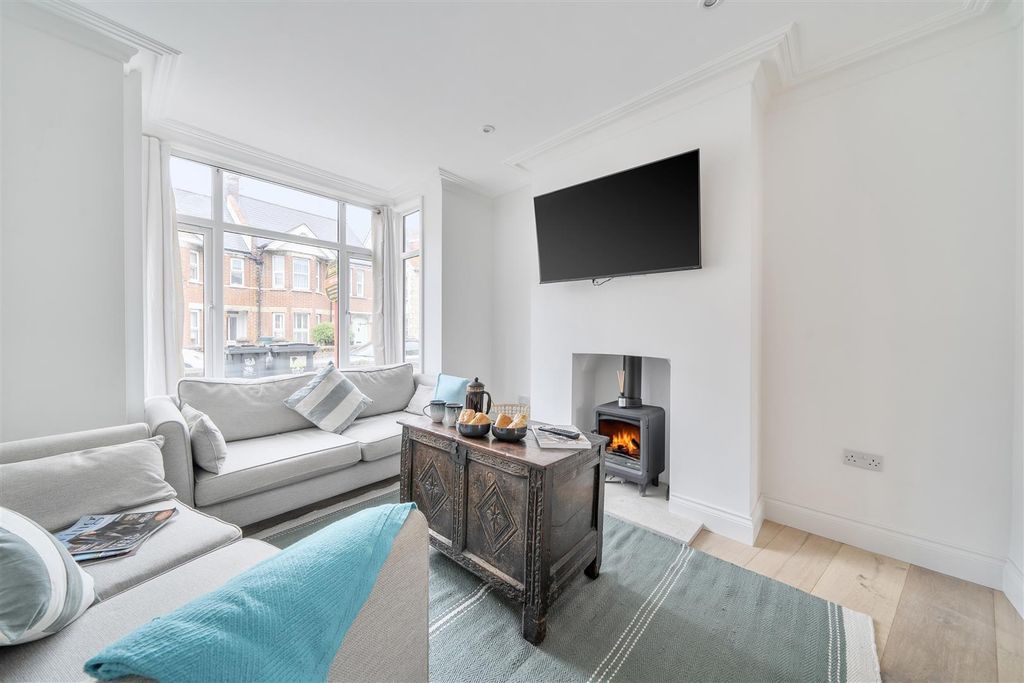 Property photo 2 of 18 A2894c92-64Ec-4170-B90E-16667Afdb44E.Jpg