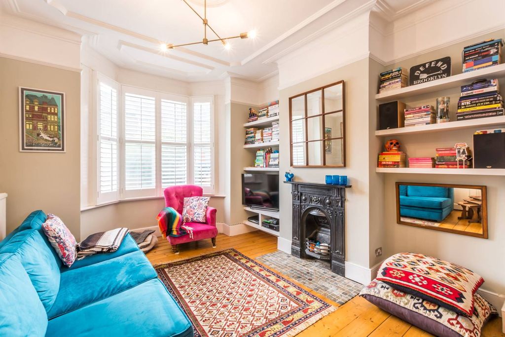 Property photo 2 of 11