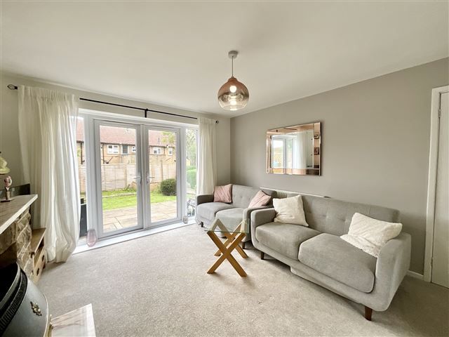 Property photo 2 of 19 Lounge