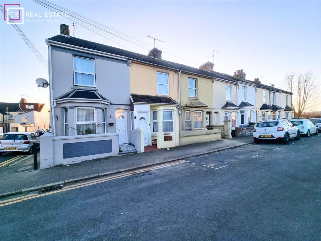 Property photo 1 of 7 External