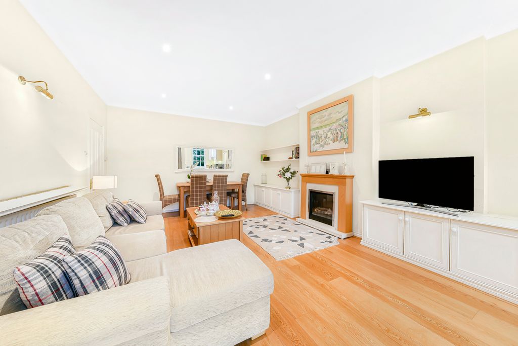 Property photo 3 of 11