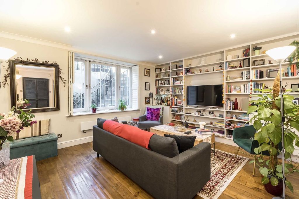 Property photo 2 of 8