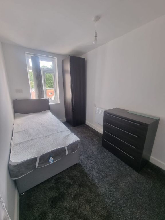 Property photo 1 of 2