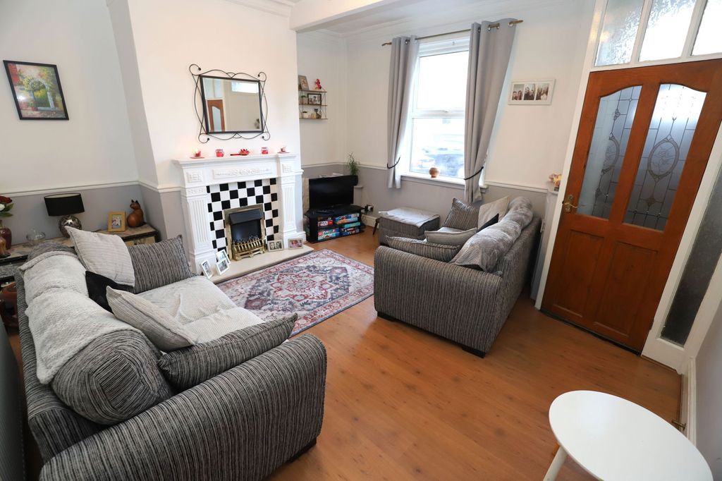 Property photo 2 of 26