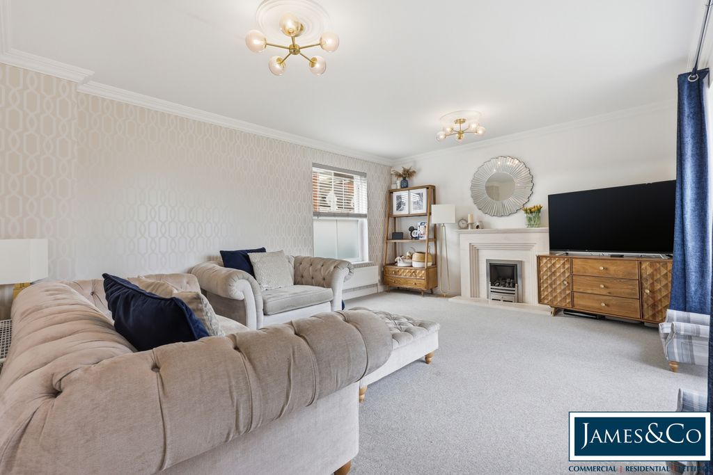 Property photo 2 of 23 30Snowberryo