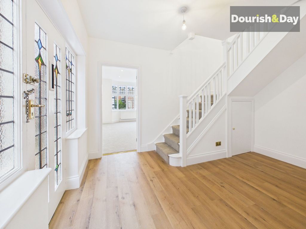 Property photo 2 of 33