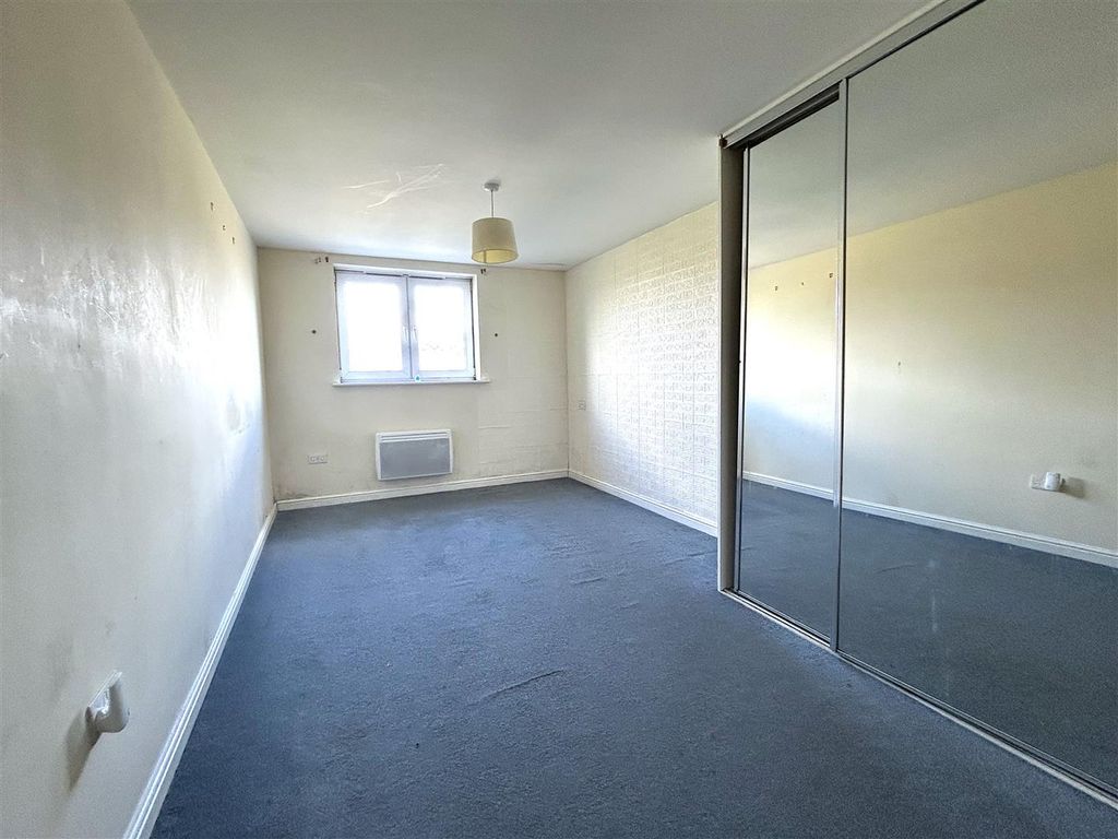 Property photo 2 of 4 Bedroom 1