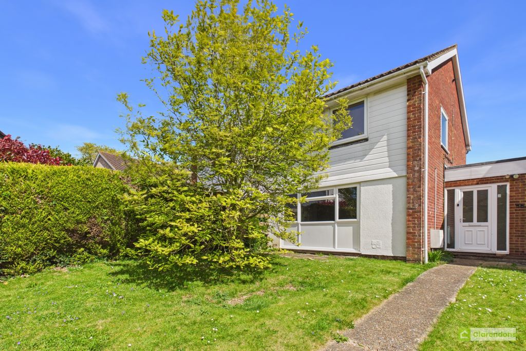 Property photo 1 of 11 Cam02528G0-Pr0457-Still016