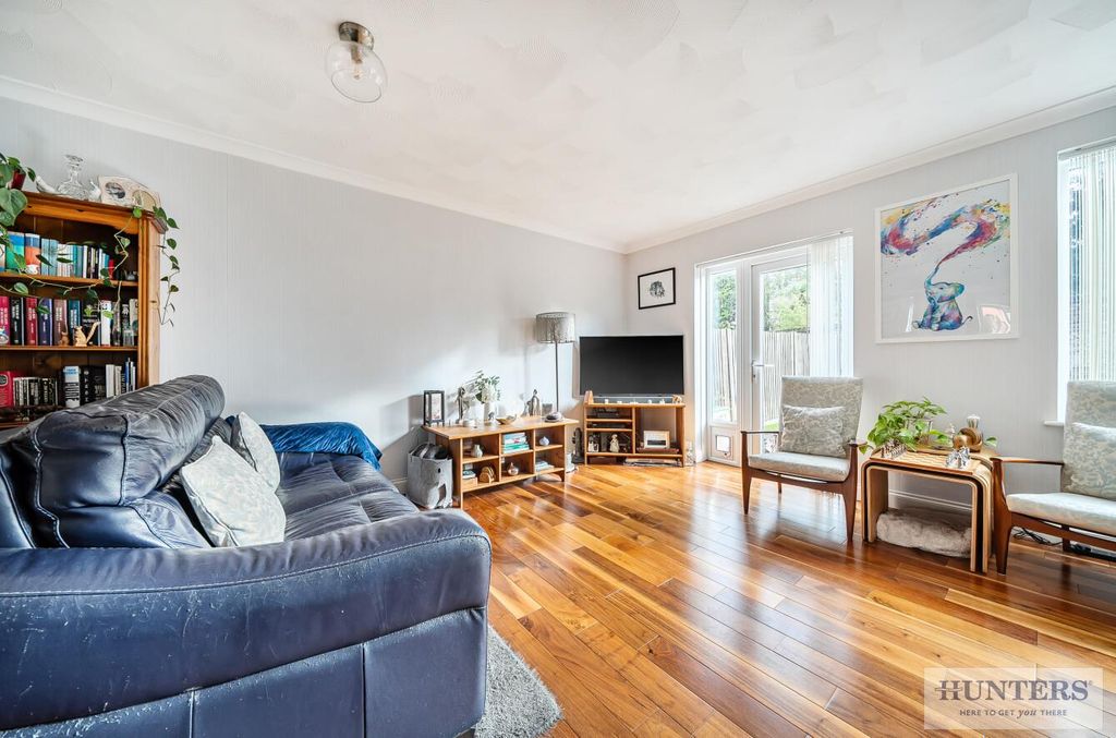 Property photo 2 of 17 Lounge/Diner