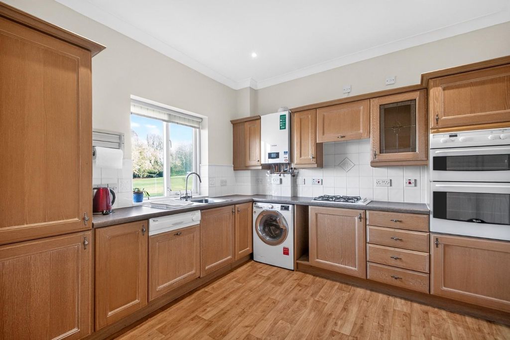 Property photo 2 of 12 2Westcourthollinshall-2.Jpg