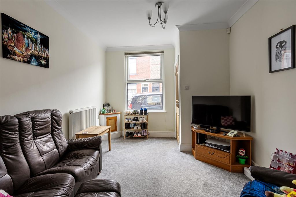 Property photo 3 of 18 34_Kitchener_Street_4 2.Jpg