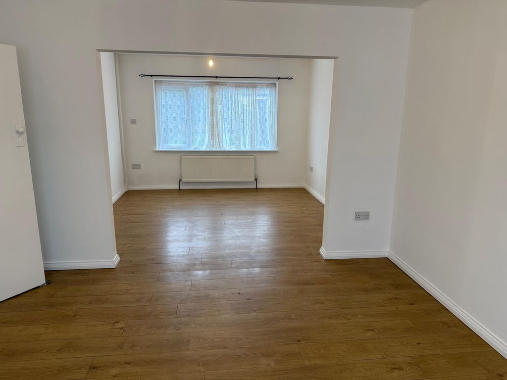 Property photo 2 of 11 Gallery