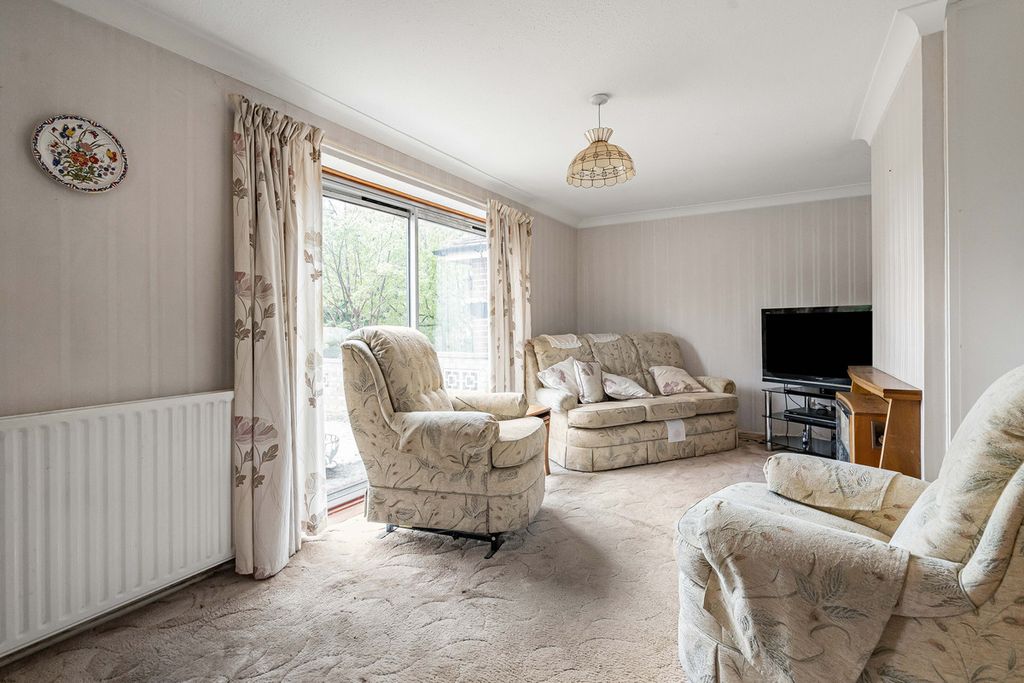 Property photo 3 of 13