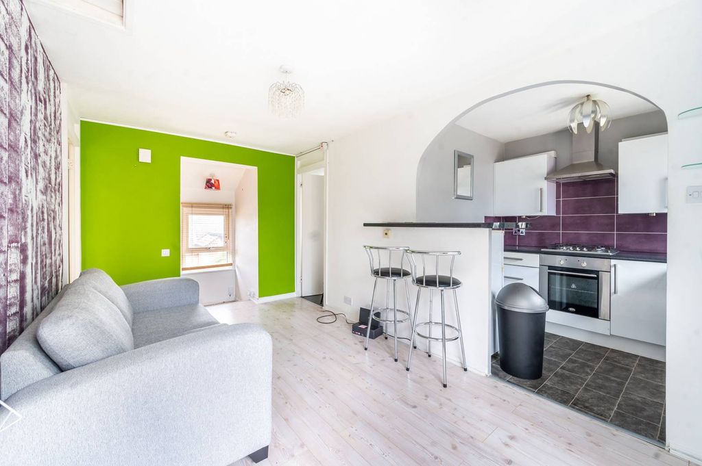 Property photo 2 of 5