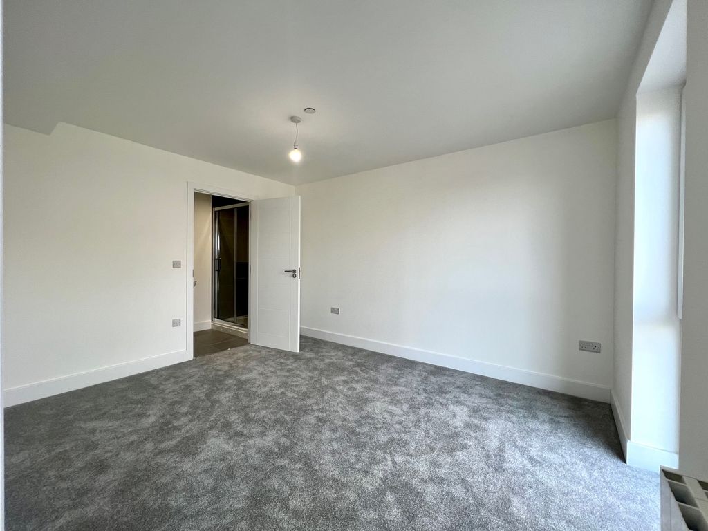 Property photo 3 of 12 Image