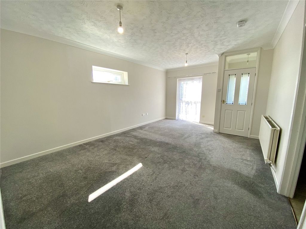 Property photo 2 of 10 Sitting Room