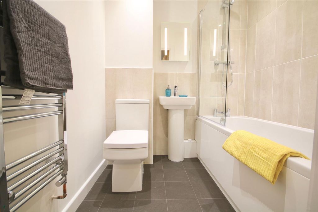 Property photo 3 of 11 Dbr7Lip2Sukuxzs3Y_Meag.Jpg