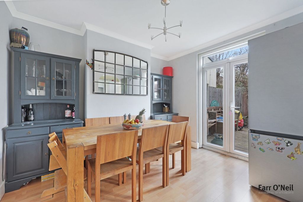 Property photo 3 of 19 Photo 12