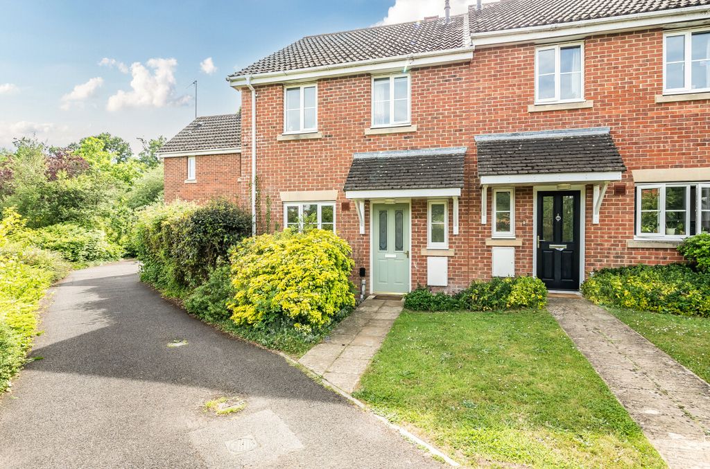 Property photo 1 of 12 1296716-1-6838768...