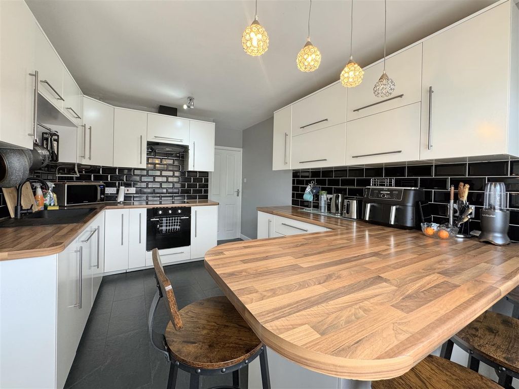 Property photo 3 of 35 Kitchen Diner