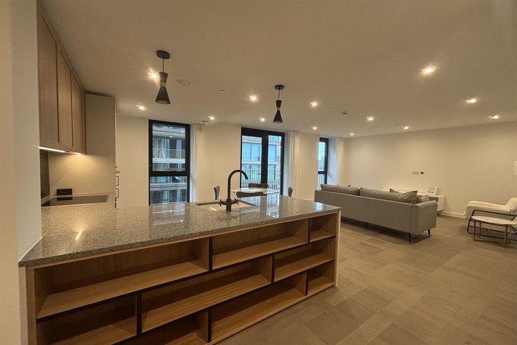 Property photo 3 of 14 Open Plan
