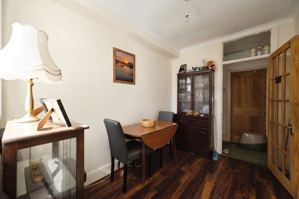 Property photo 2 of 17 Photo