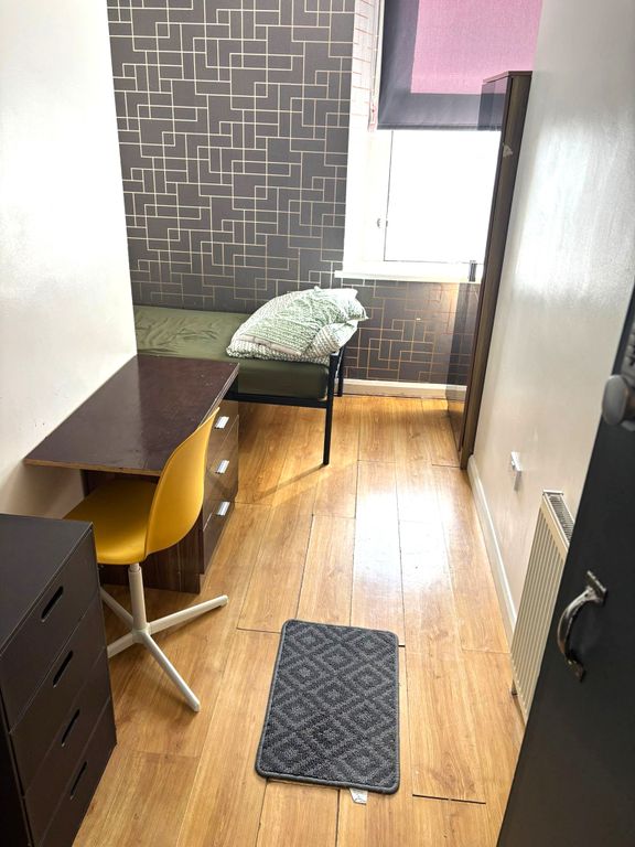 Property photo 1 of 4