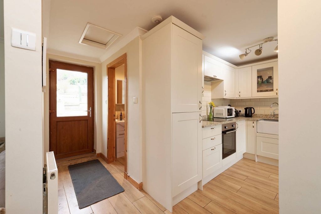 Property photo 2 of 24