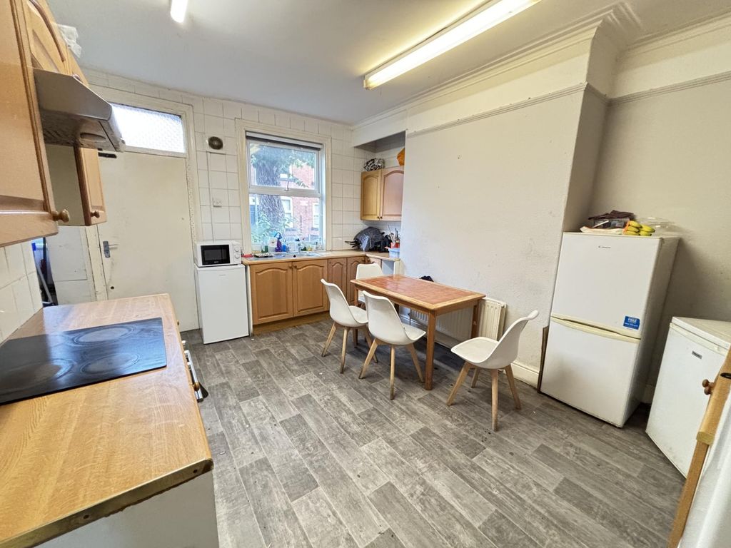 Property photo 1 of 8 Bright And Clean Kitchen With Ample Natural Light,...