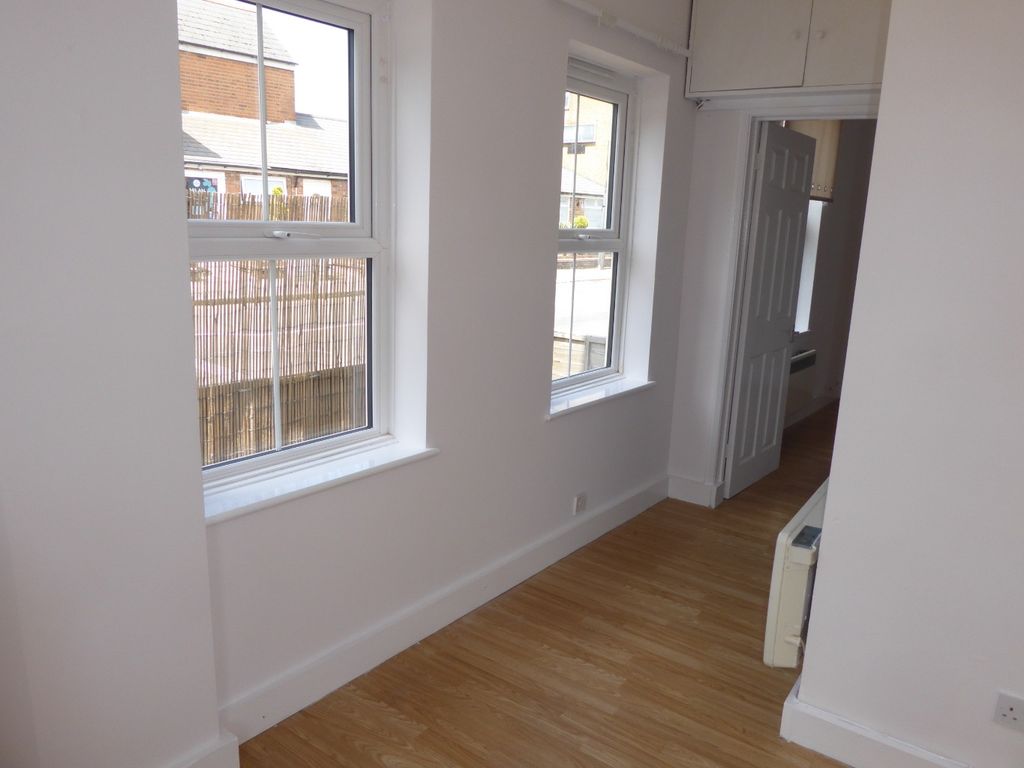 Property photo 2 of 8 5211471