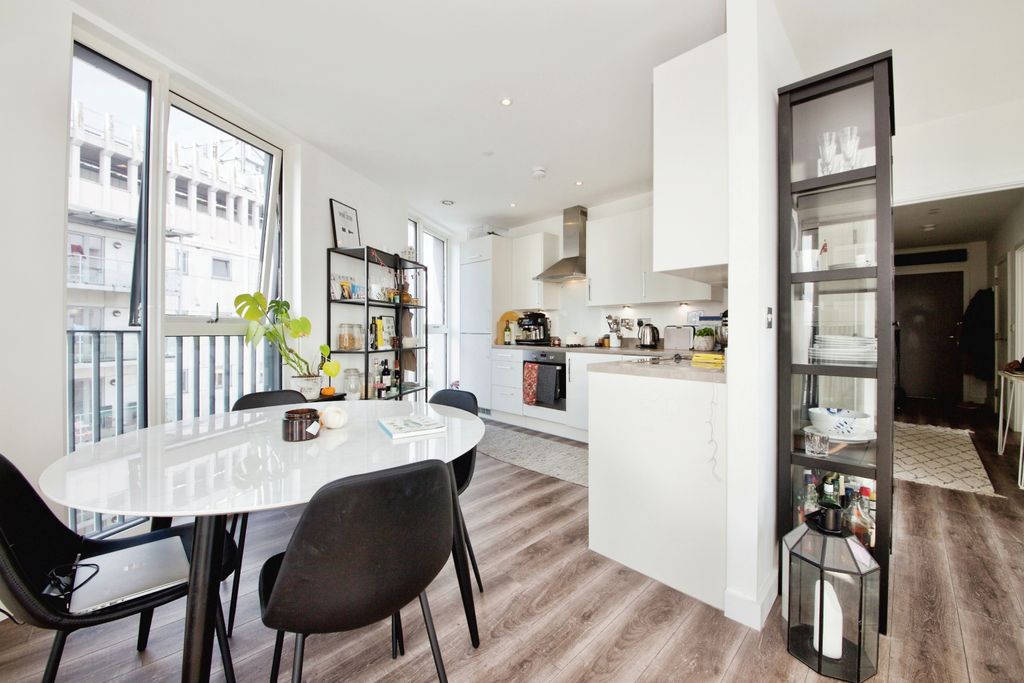 Property photo 3 of 15 Kitchen