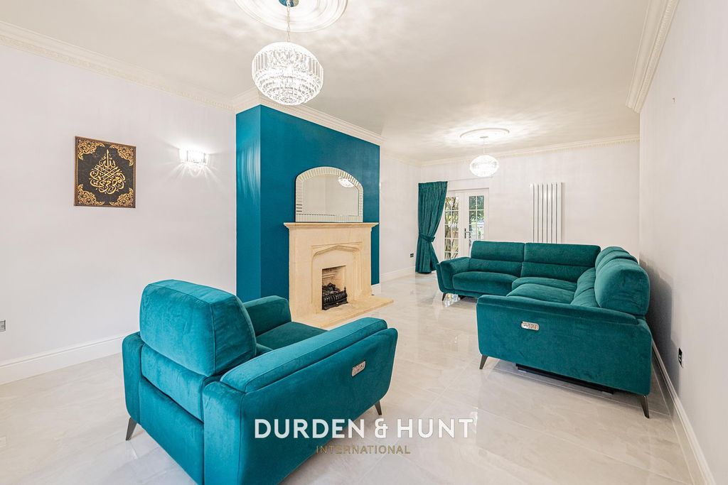 Property photo 2 of 38 Regents-28.Jpg